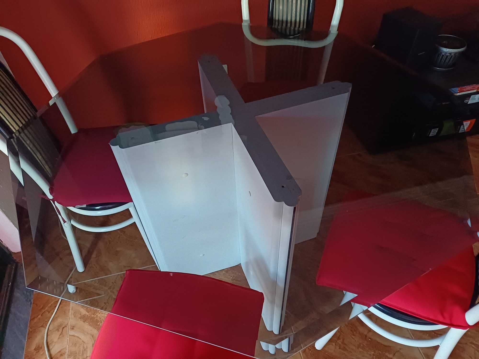 Mesa com tampo em Vidro Temperado + 4 Cadeiras