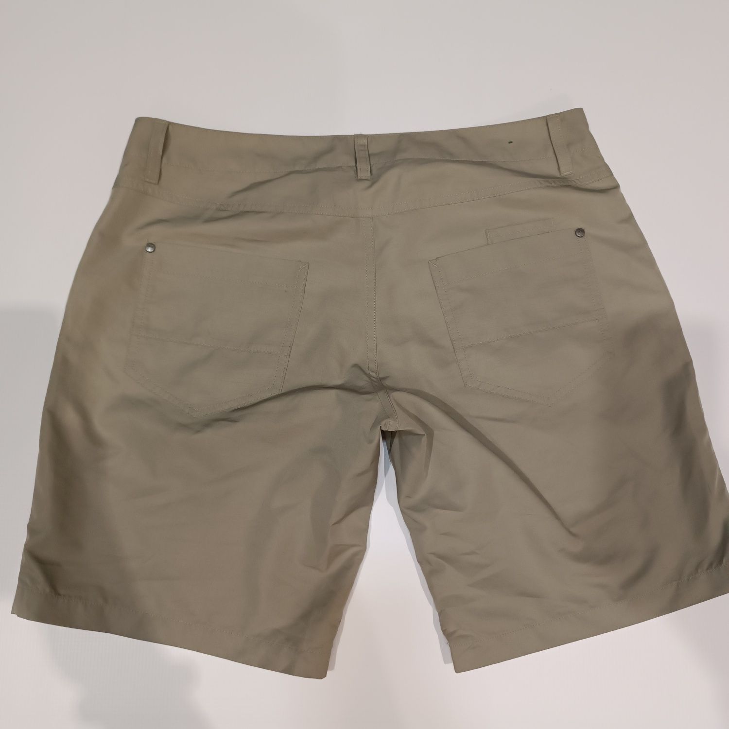 Peak performance krótkie spodenki roz,30/44/S spodenki cargo szorty