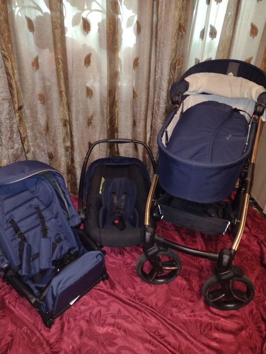 Коляска три в одному