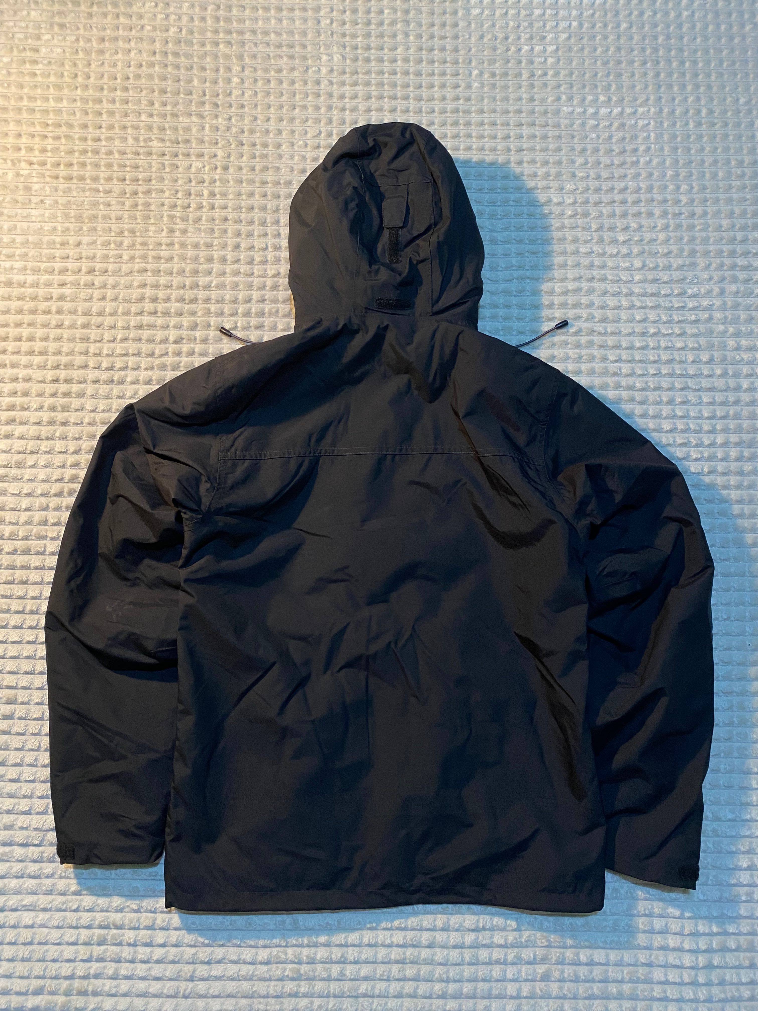 Черная весенняя куртка QUECHUA | S размер