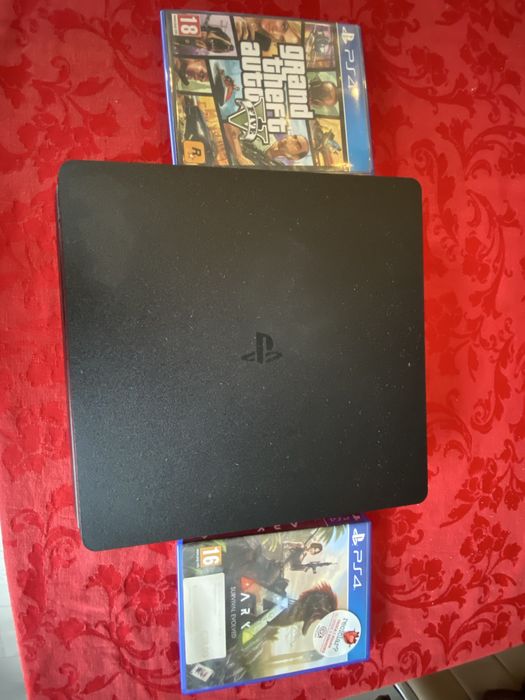 Playstation 4 slim 500gb com 2 jogos