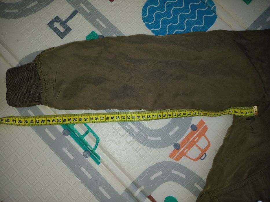 Жіноча осіння куртка  44