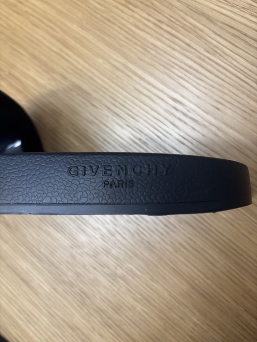 Klapki firmy Givenchy rozmiar 41 nowe