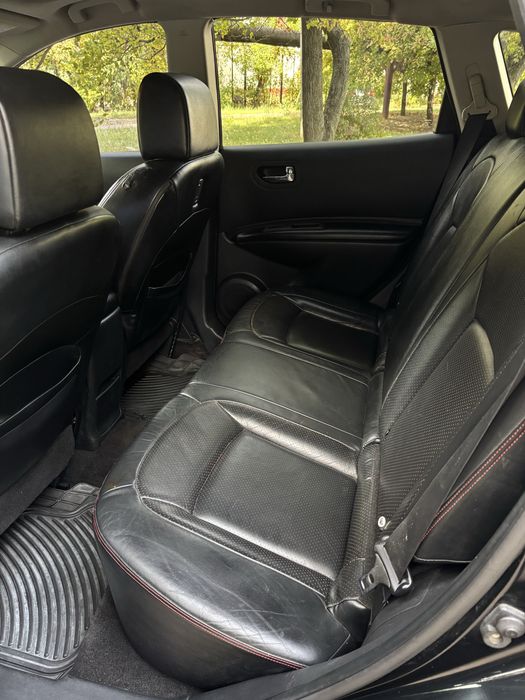 Nissan Rogue 2.5газ/бенз Автомат