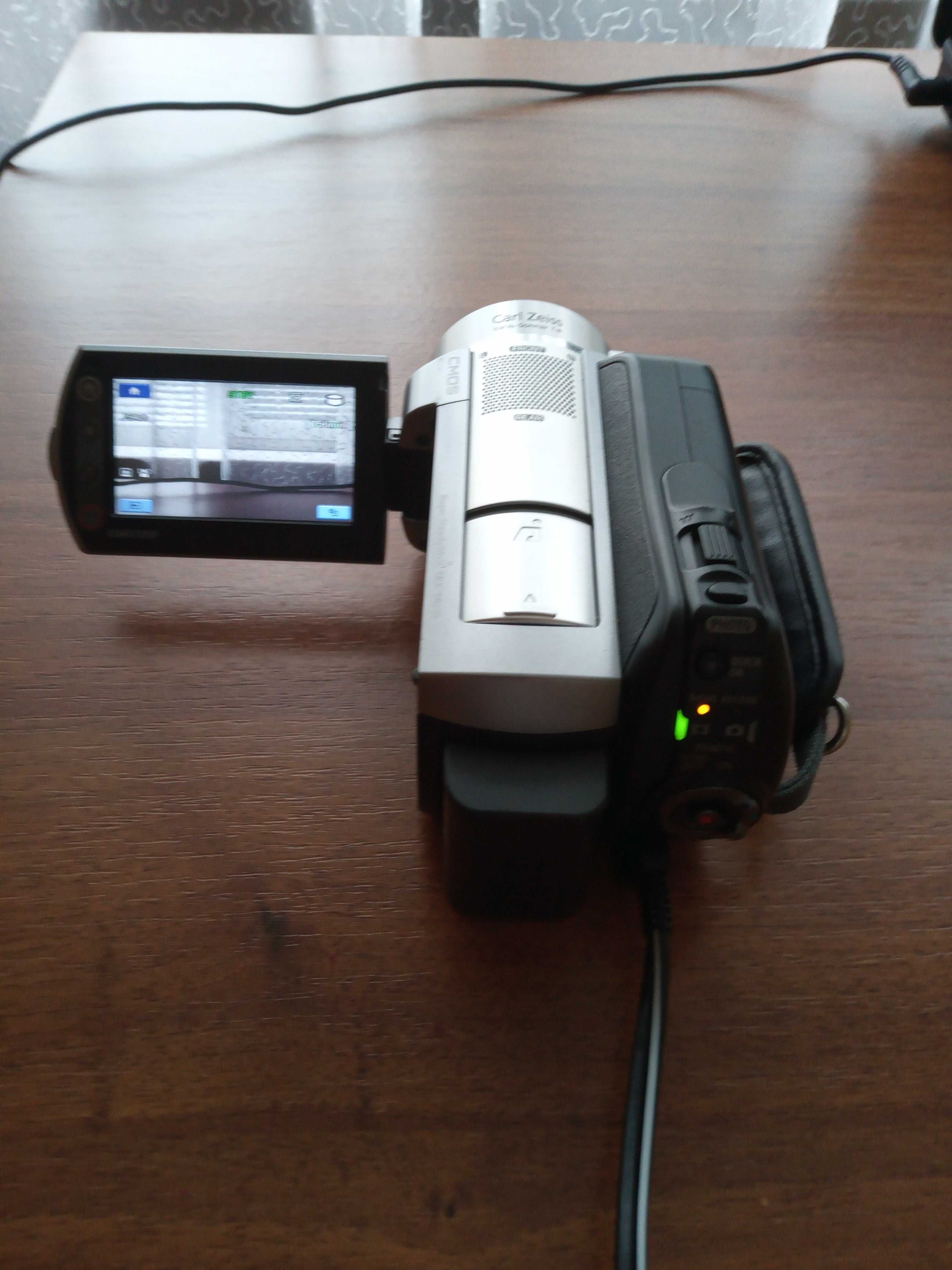 Відеокамера Sony DCR-SR220