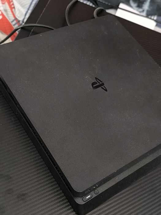 Konsola PS4 Slim