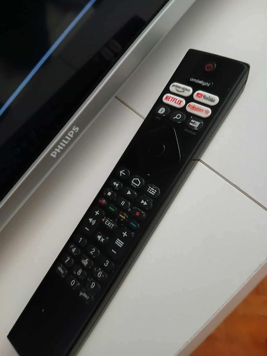 vende-se tv smart 43 polegadas philips com leds AMBILIGHT