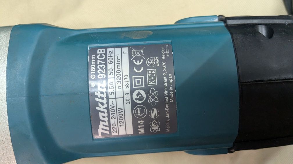 Полірувальна машинка Makita 9237CB