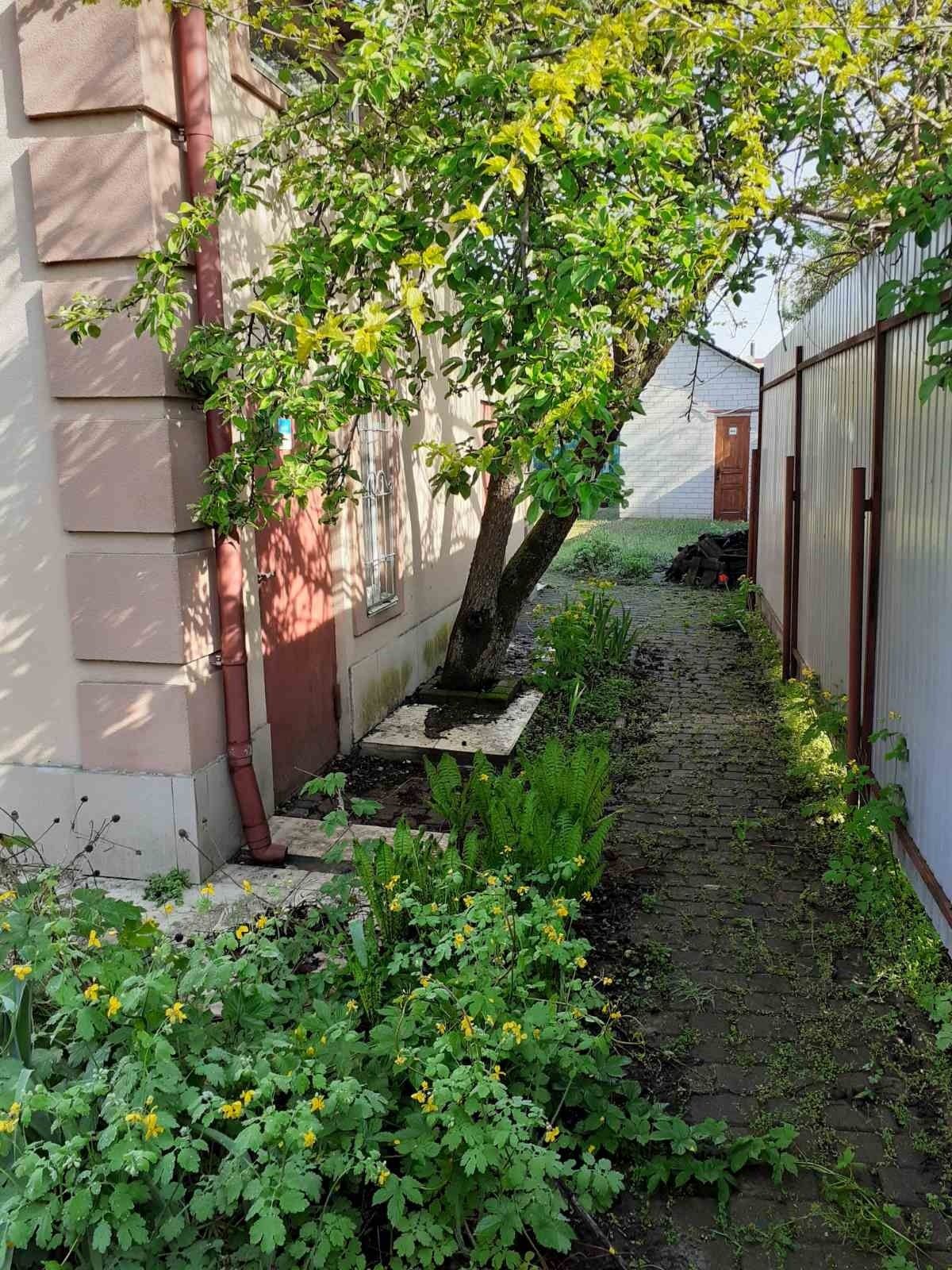 Дача біля озера. 3 км до метро Славутич. Осокорки.