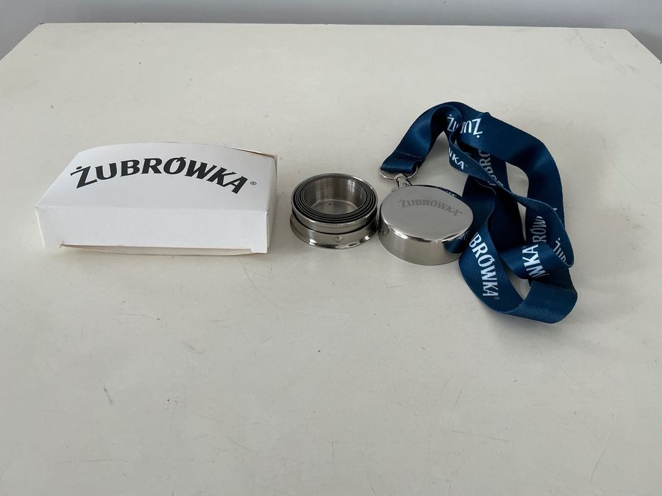 Kieliszek metalowy turystyczny na smyczy