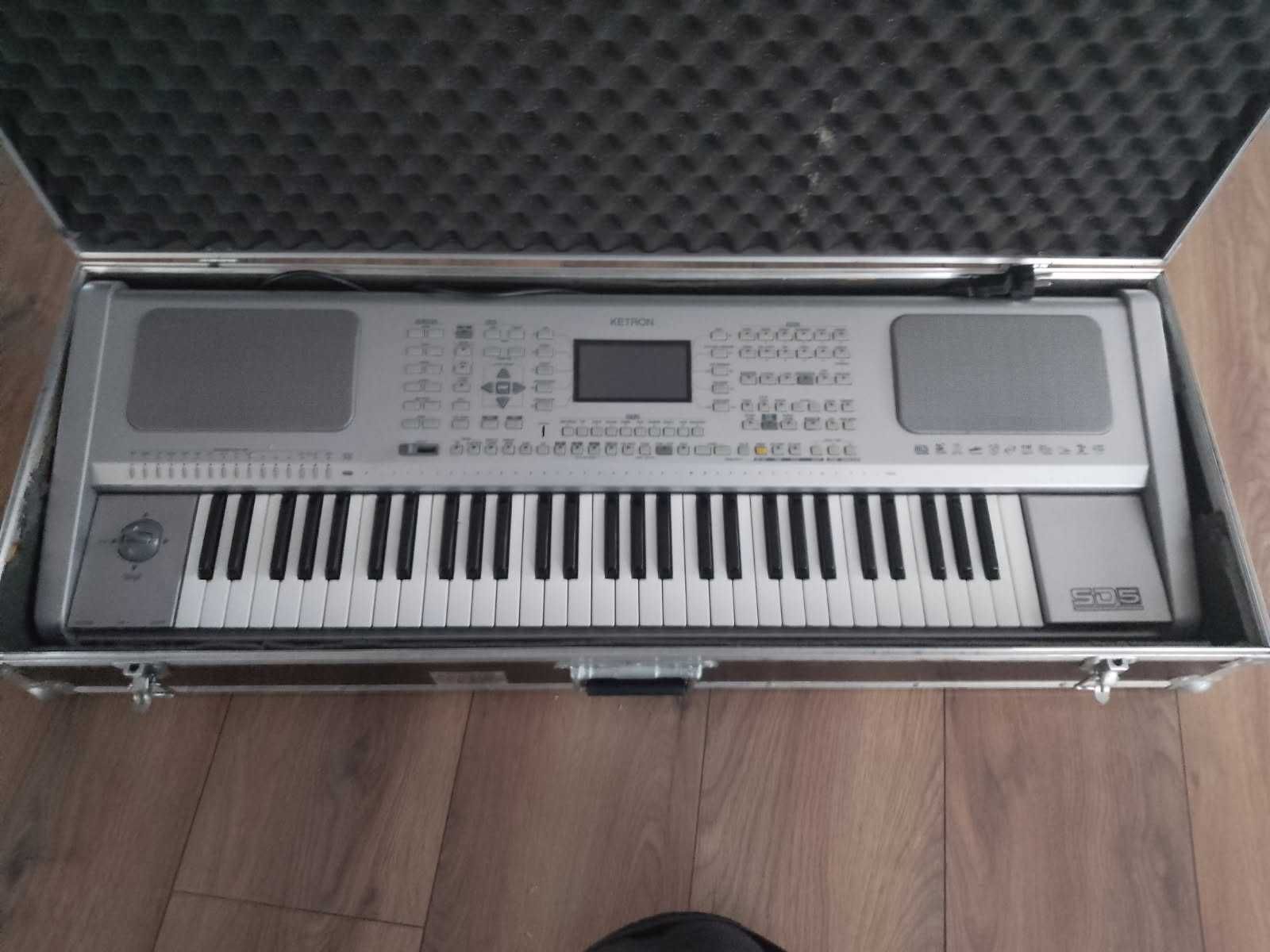 Sprzedam keyboard Ketron sd 5+ case