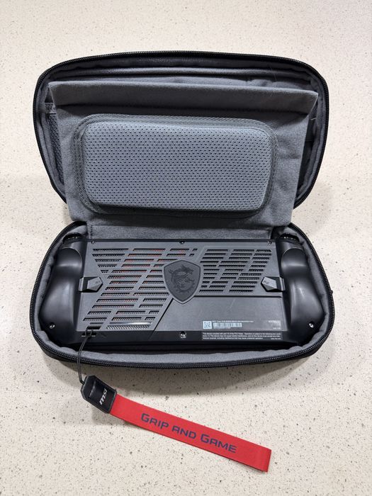 Consola MSI CLAW A1M + 1 TB SSD