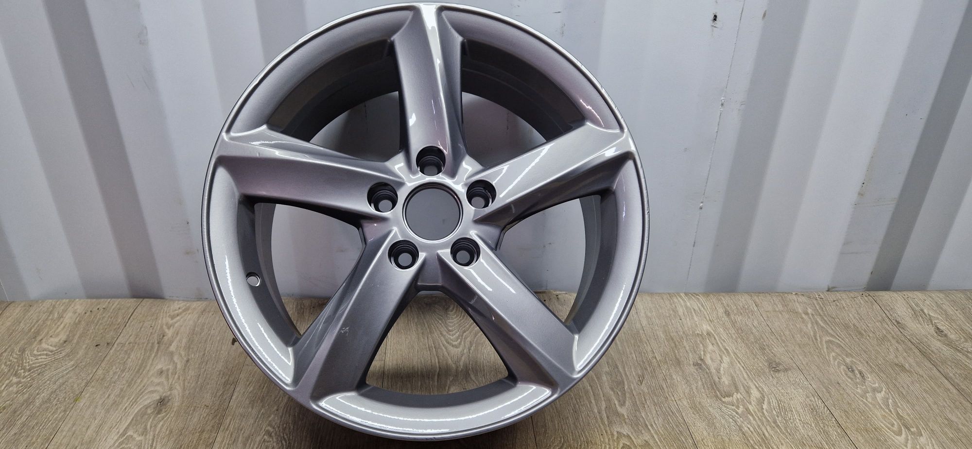 Felgi 17 Audi Vw Skoda Seat 5×112 ET47 7,5J os.72,6mm