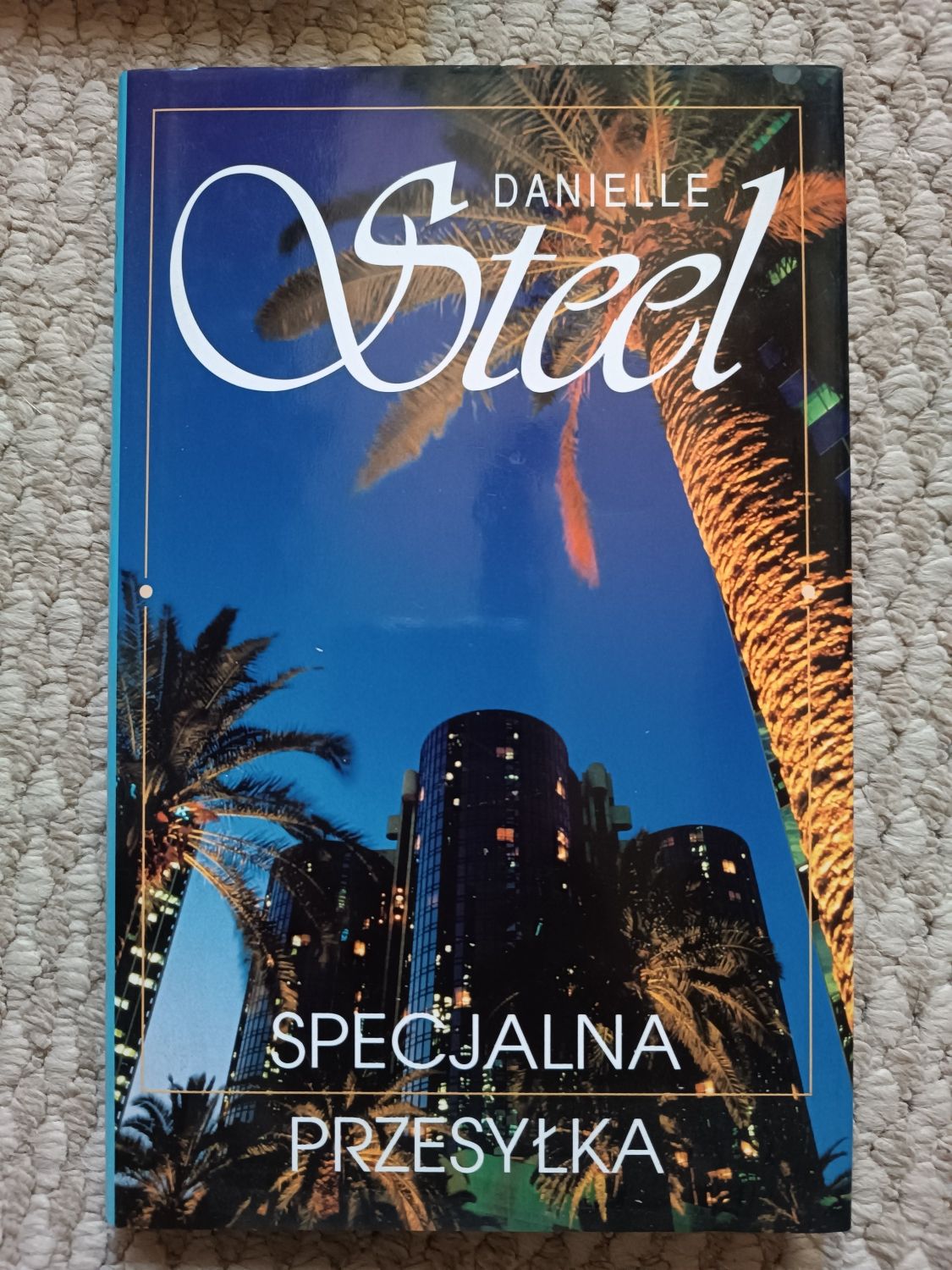 Daniele Steel "Specjalna przesyłka"