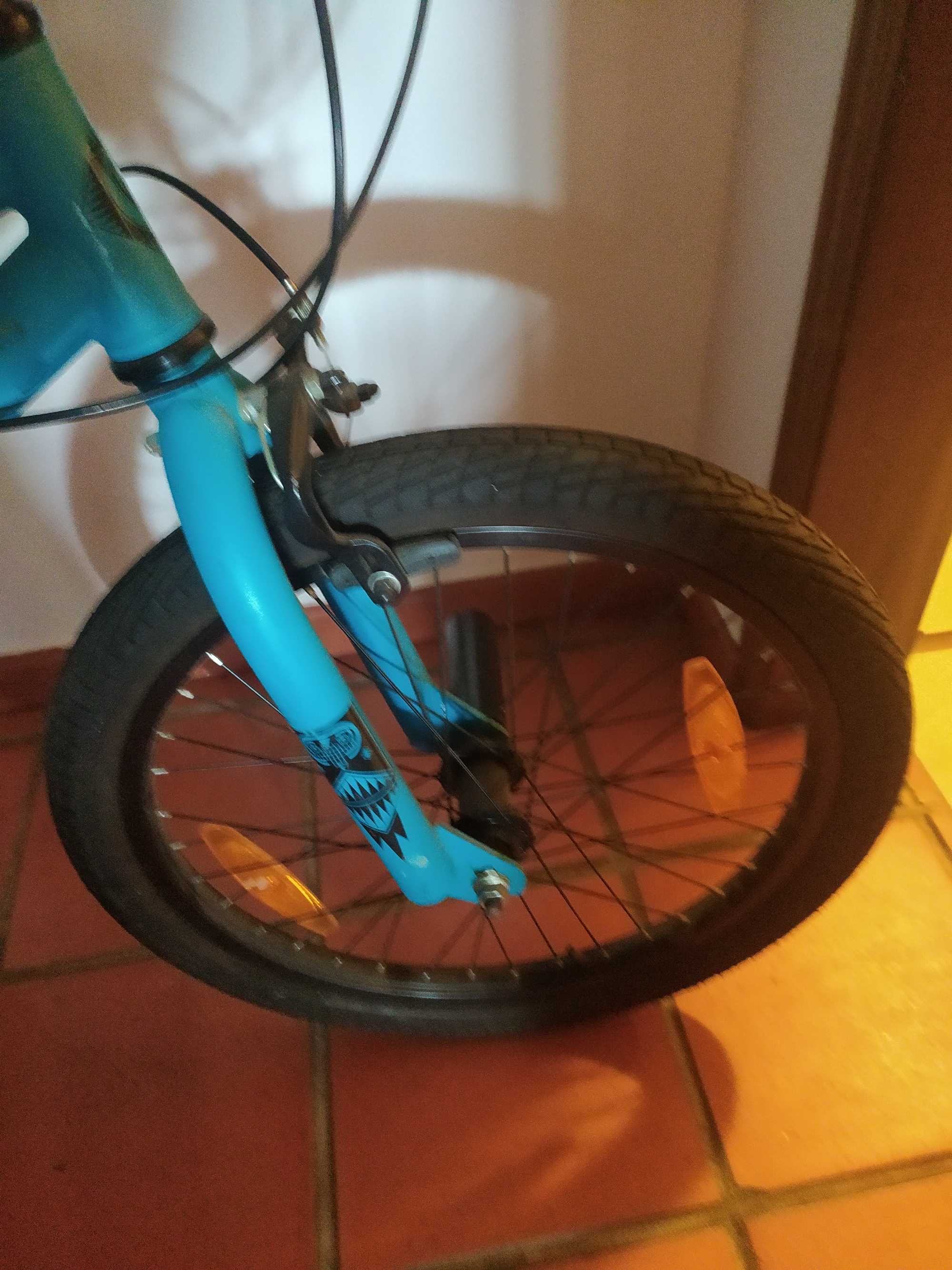 Bicicleta BMX praticamente nova