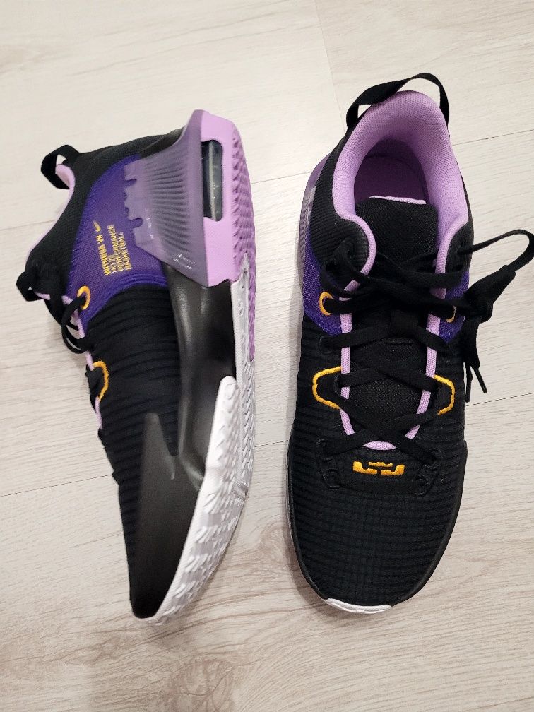 Кроссовки NIKE LEBRON Witness VII нові original