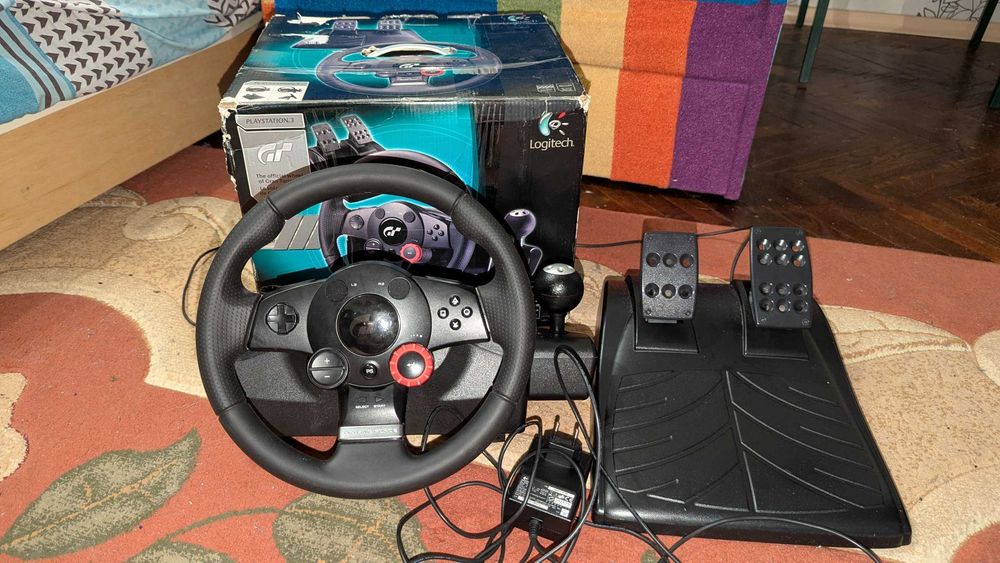 Продам ігрове кермо Logitech Driving Force GT (900°, Force Feedback)