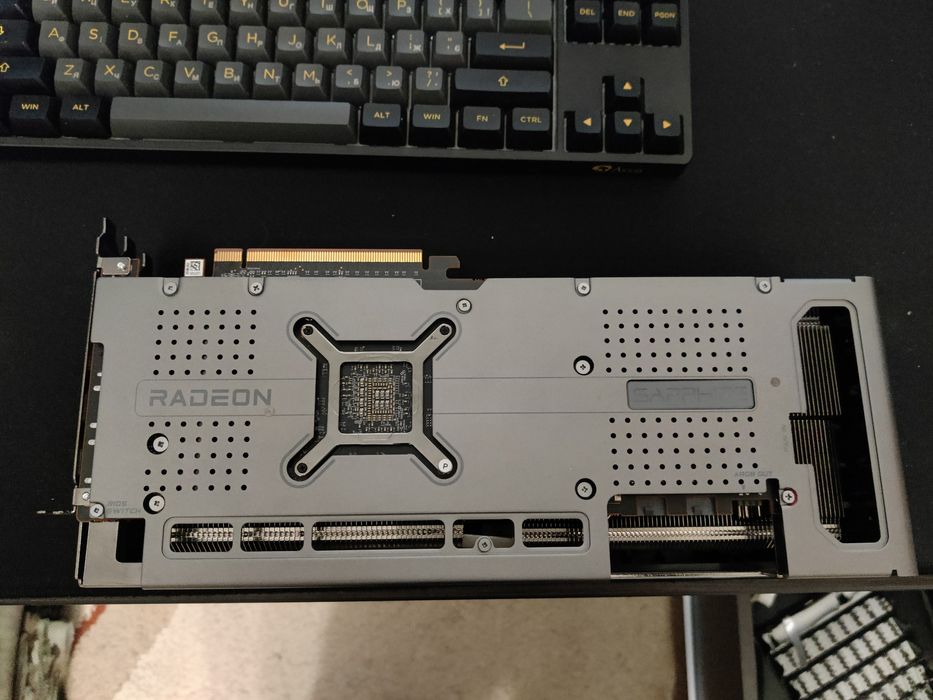 Видеокарта RX 7800 xt sapphire nitro+