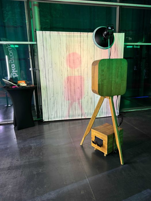 Fotobudka retro, drewniana klasyczna fotobudka na wesele i eventy