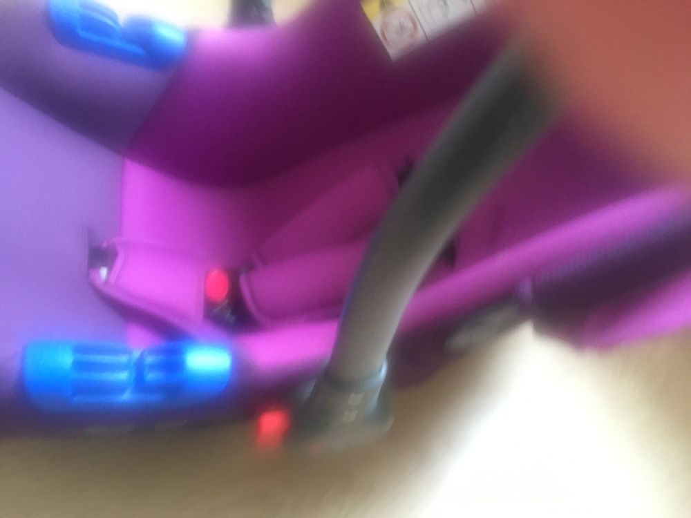 Продам дитяче автомобільне крісло в ідеальному стані від 0-13 кг