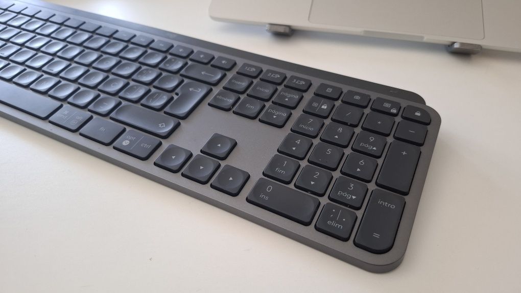 Teclado Logitech MX Keys S português