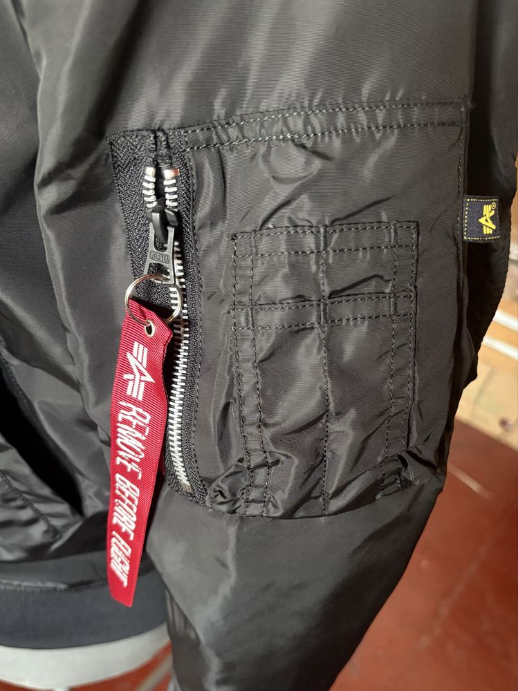 Alpha industries бомбер
