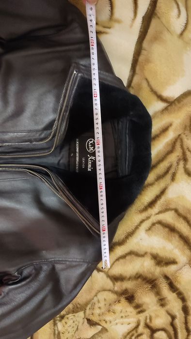 Шкіряна зимова чоловіча куртка