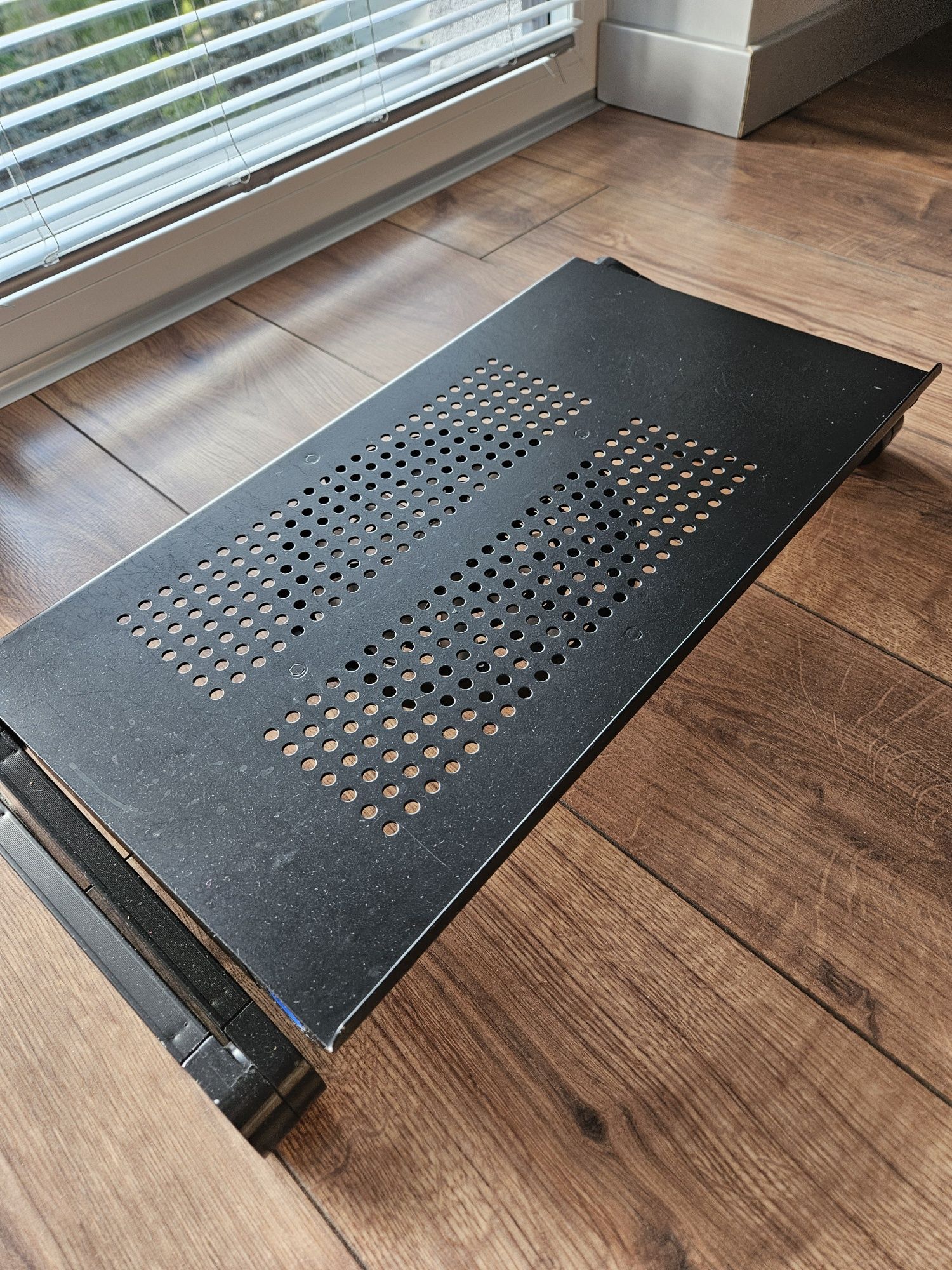Podstawka pod laptopa