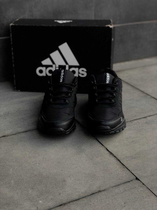мужские термо кроссовки черные адидас водоотталкивающие кросовки