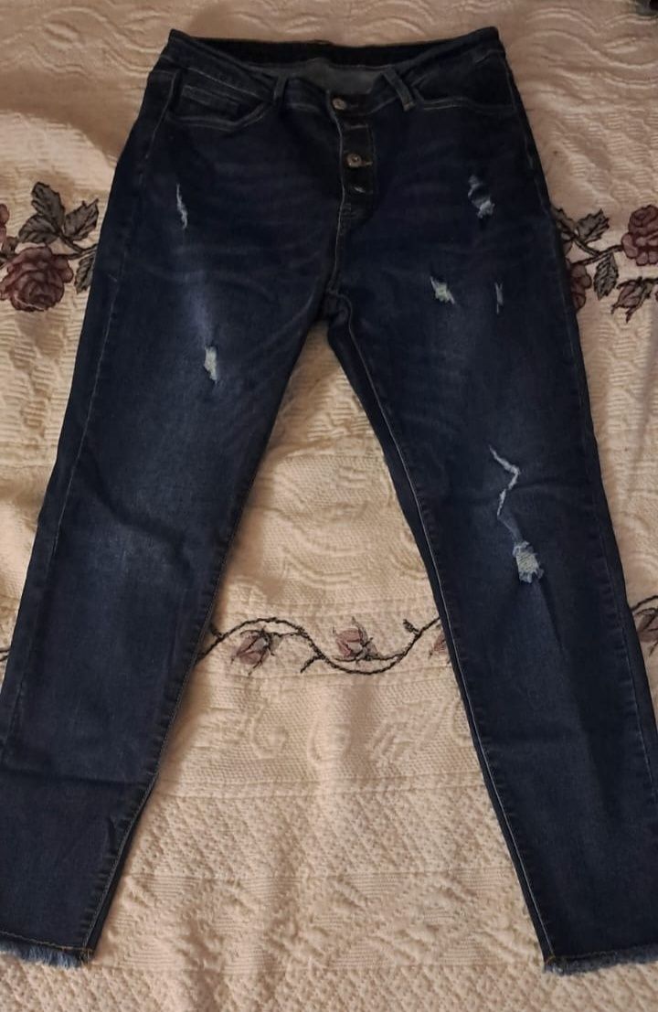 Vendo dois pares de calças de ganga novas