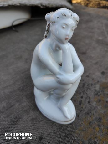 Девушка -купальщица керамика фарфор ЛФЗ.