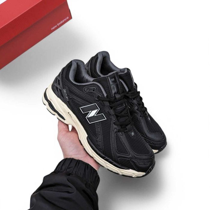 Чоловічі кросівки New Balance 1906R чорні