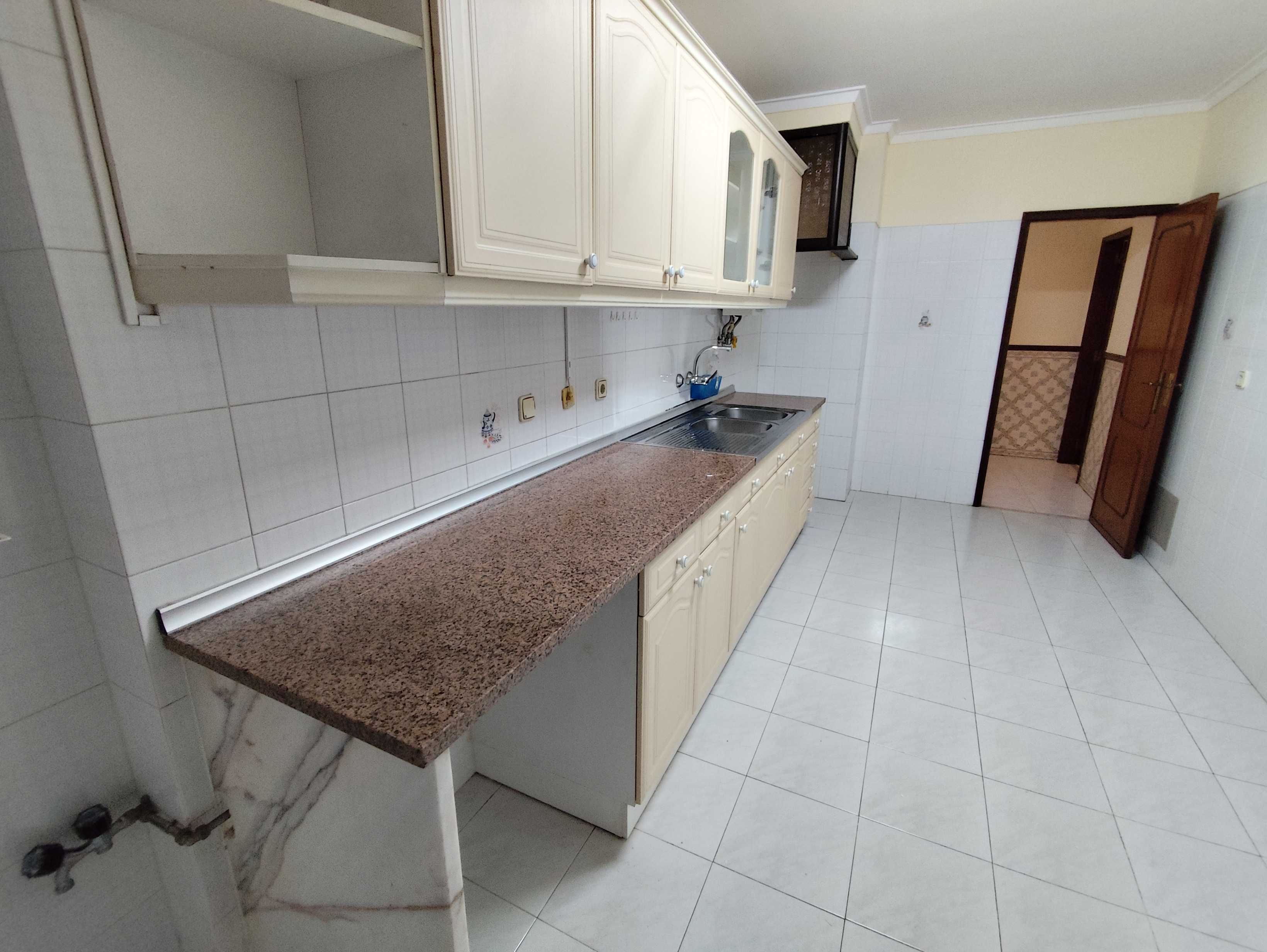 Apartamento T2 - Águas Livres – Damaia de Cima