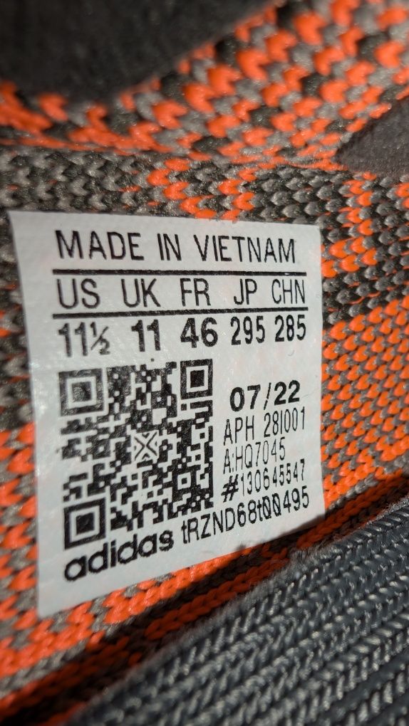 Adidas Yeezy Boost 350 v2 carbon beluga 46