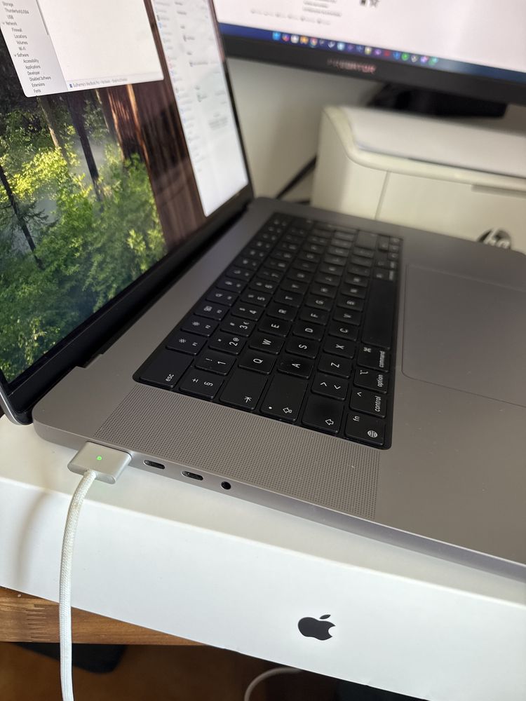 MacBook Apple M1 Pro 16”  - 10 Core CPU - 16 Core GPU - 16GB - 1TB SSD