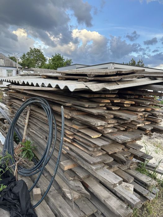 Необрізна дошка  (з обрешітки, сухі дрова,)