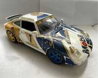 Model samochodu w skali 1:18 Porsche 911 Carerra Bburago Burago