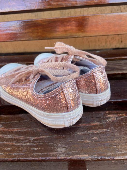 Продам кеди дитячі Convers