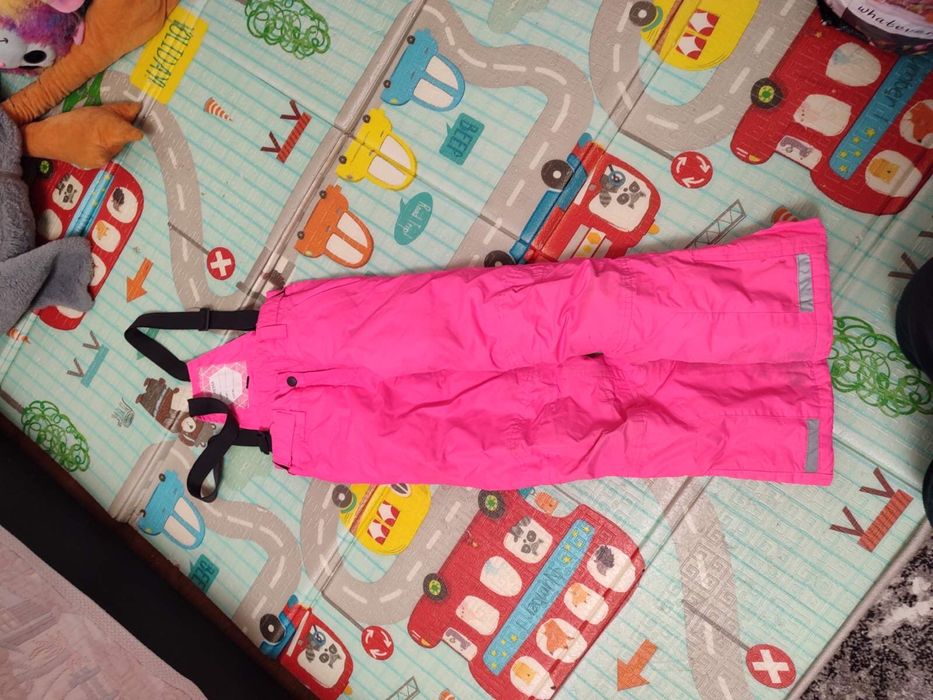 Комбінезон на дівчинку