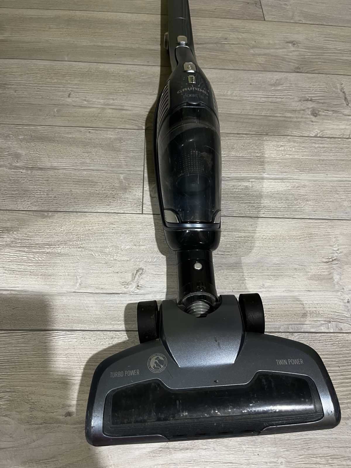 Акумуляторний пилосос 2в1 Grundig cyclonik 21.6v та 18 v. Німеччина.