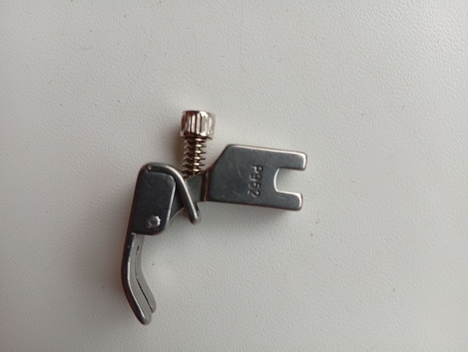 Лапки для промислової швейної машинки. Ціна за 9 шт.