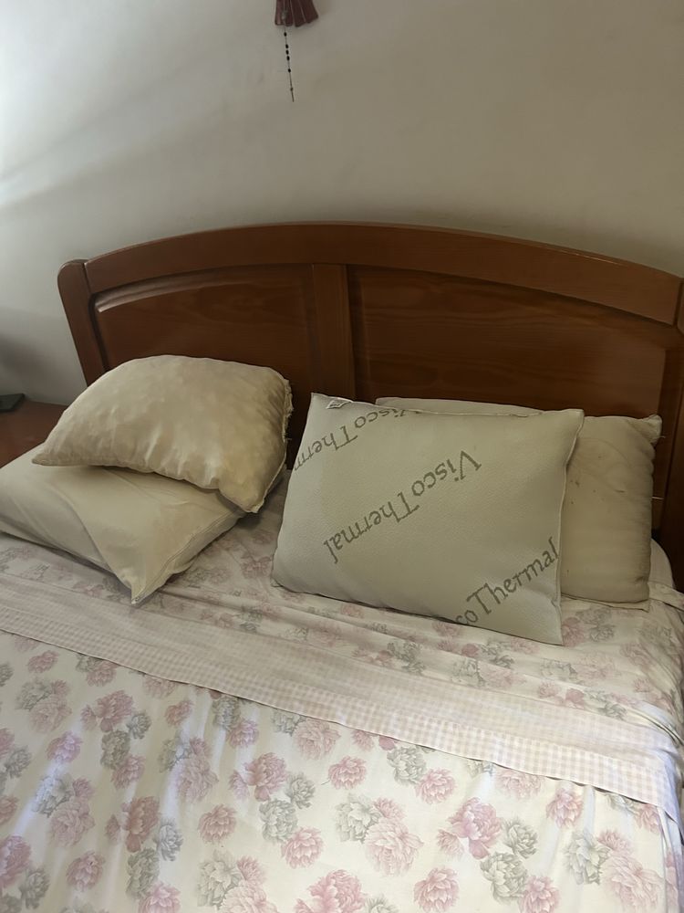 Cama de Casal em Madeira – Robusta e Elegante
