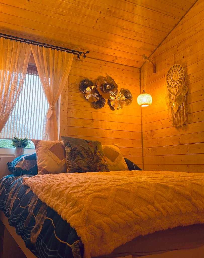 Caloroczny- Mały domeczek" na zielonej łące " w stylu boho- Nowęcin
