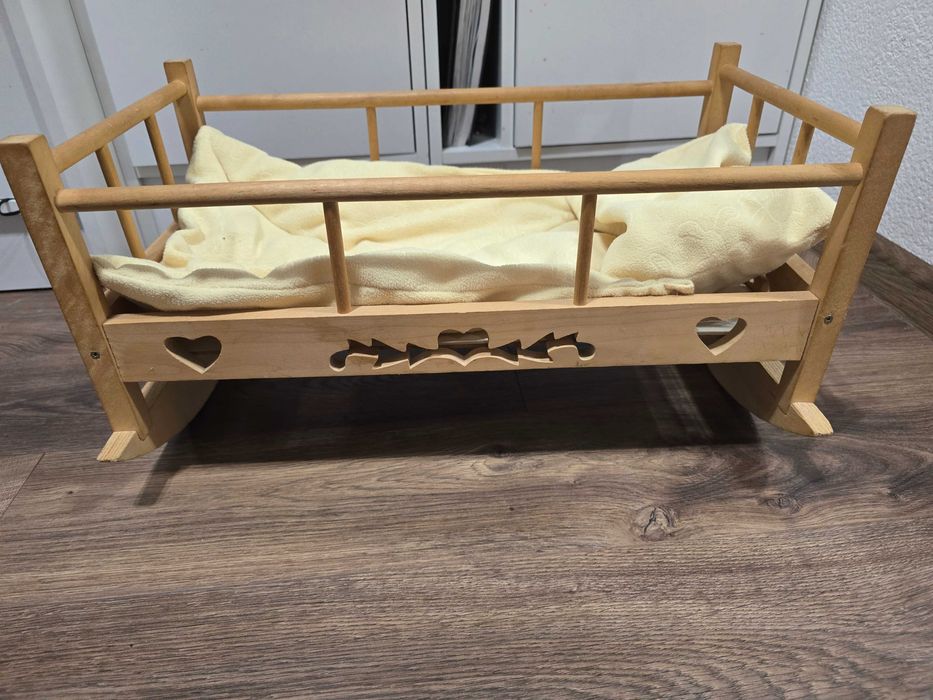 Łóżko kolyska drewniane dla lalki bobas dl 52 cm