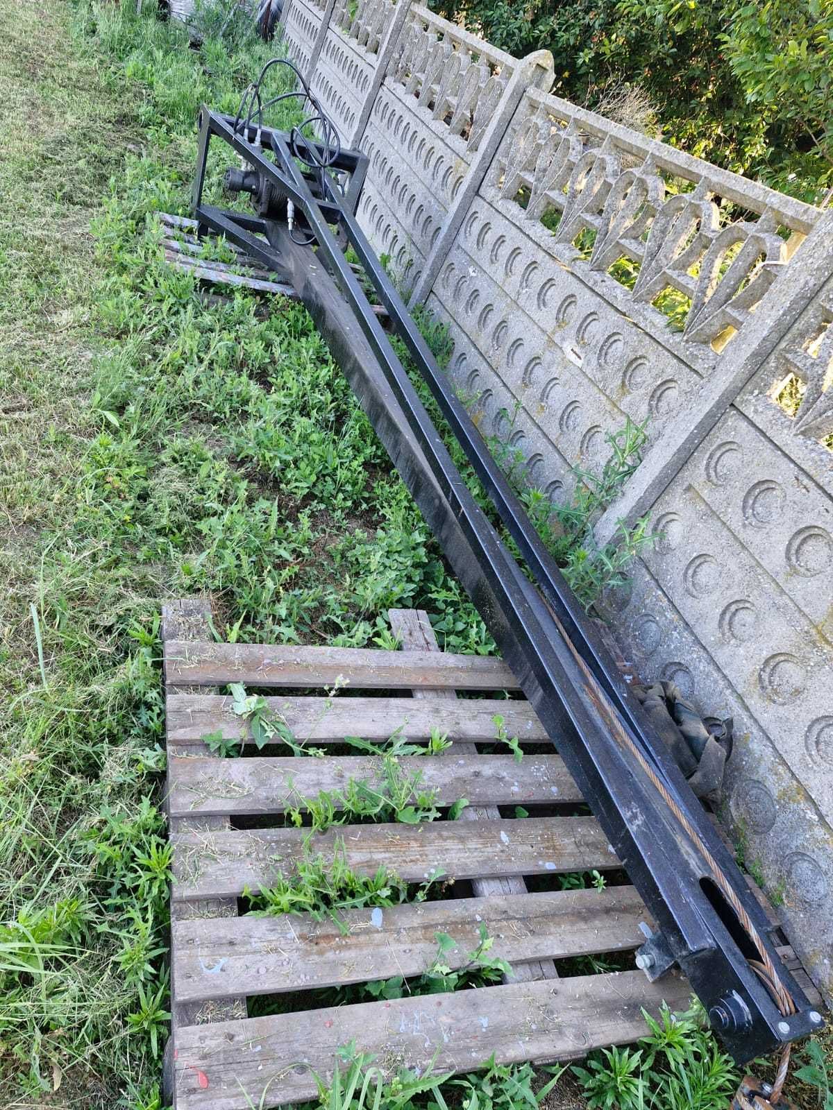 MANITOU bocian z wciągarką hydrauliczną 4 metry