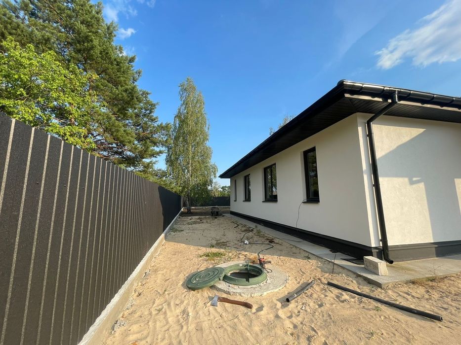 Продаж 1 поверхового будинку з ділянкою 5.5 сотки ,120м2.