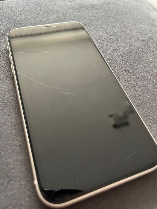 iPhone 11 128 GB – bateria 100%(był na gwarancji), praktycznie nowy