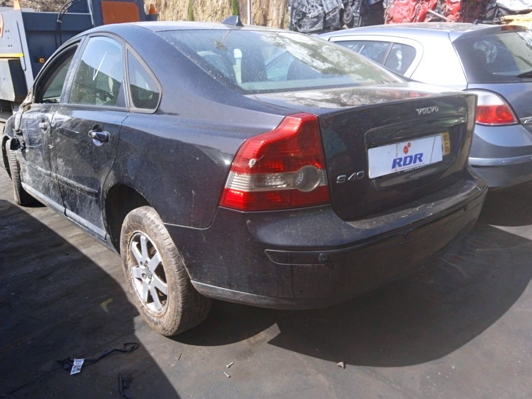 Volvo S40 1.6D    .