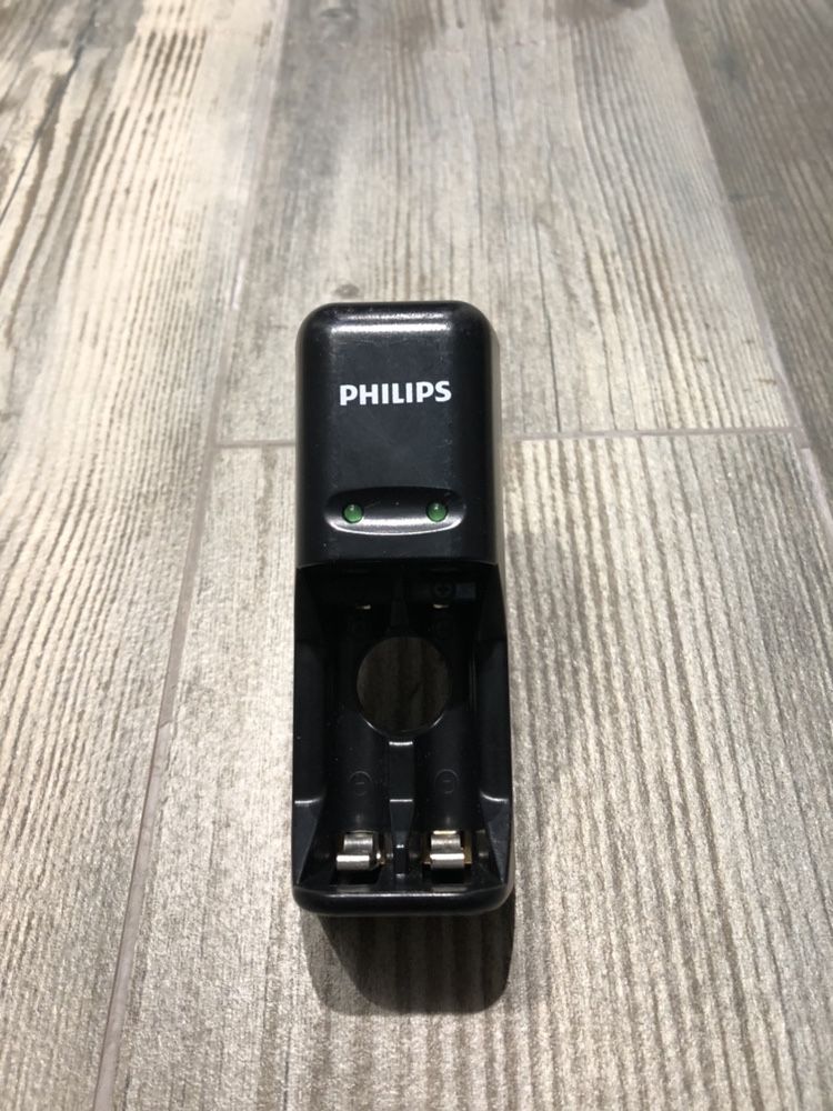 Зарядний пристрій батарейок PHILIPS