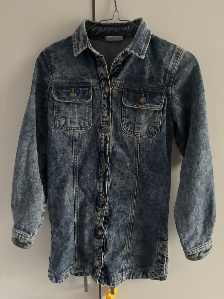 Trzy jeansowe sukienki 140